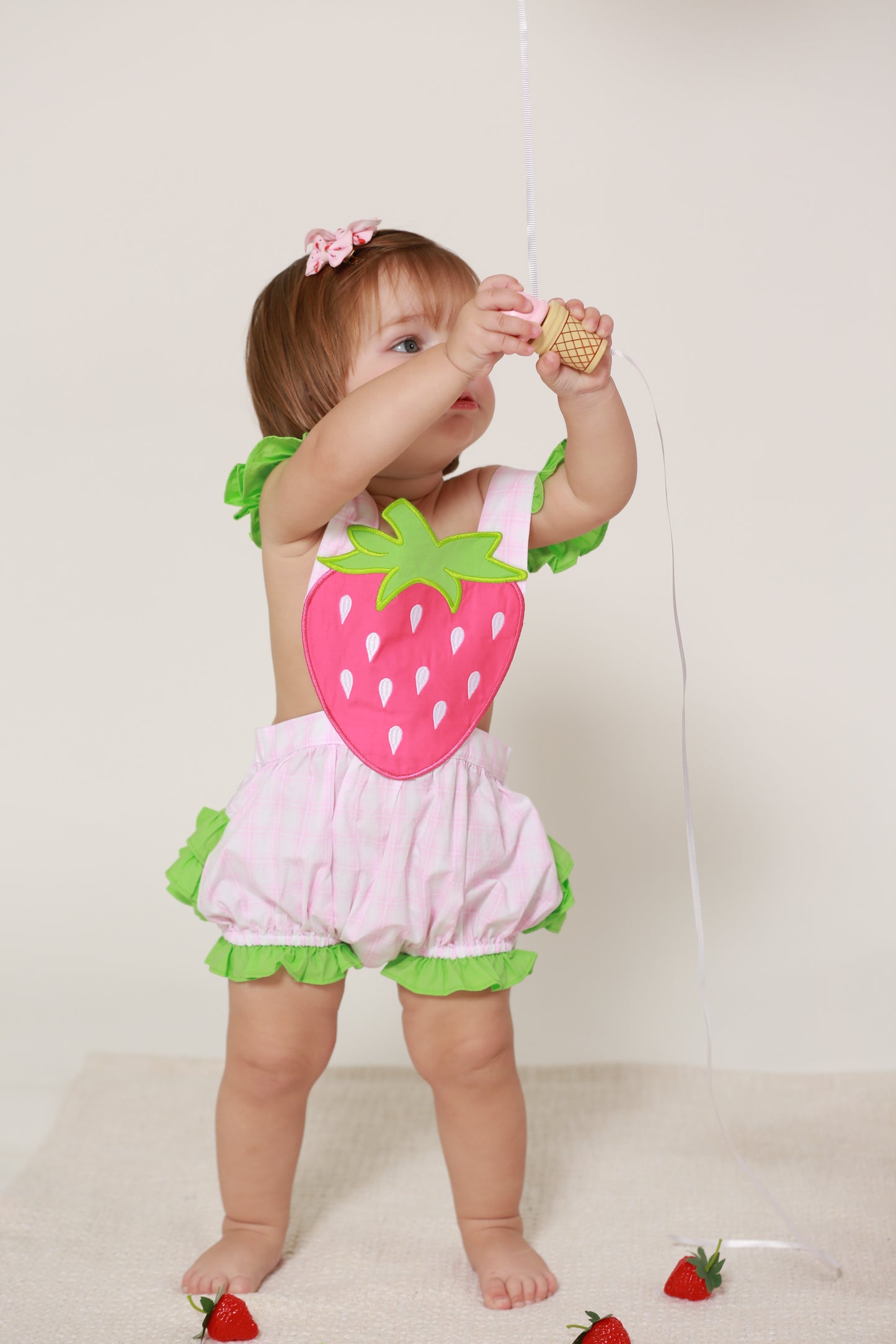 Strawberry bubble+ 2 strawberry clips-44