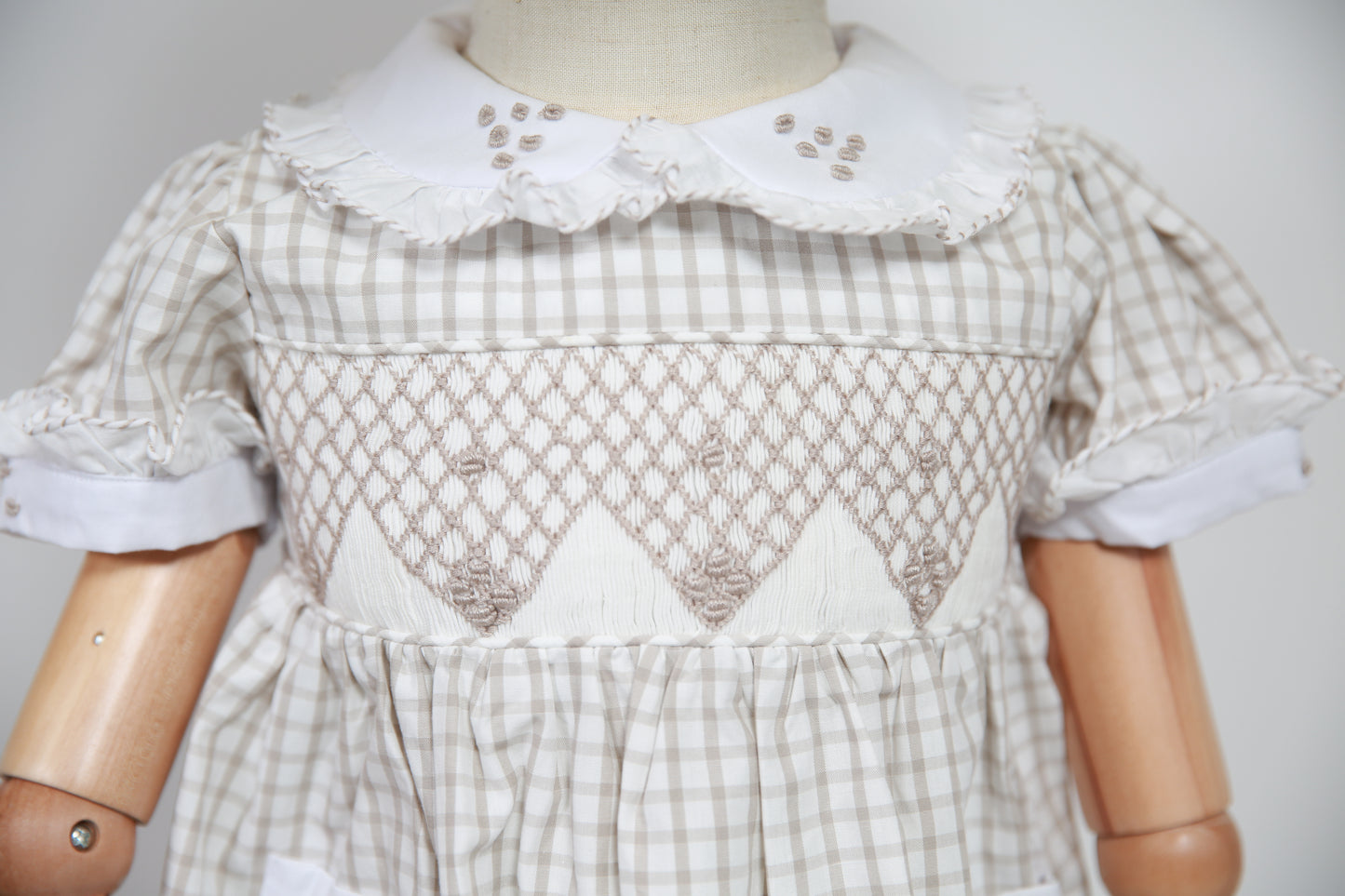 Beige engraving dress-13